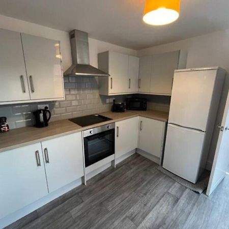 Amazing 8 Person 4 Bedroom And 2 Bathroom Mega House! Kingston upon Hull Εξωτερικό φωτογραφία