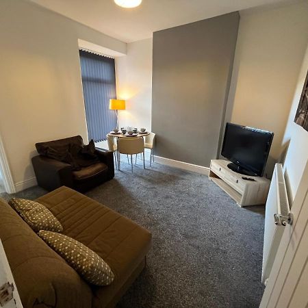 Amazing 8 Person 4 Bedroom And 2 Bathroom Mega House! Kingston upon Hull Εξωτερικό φωτογραφία